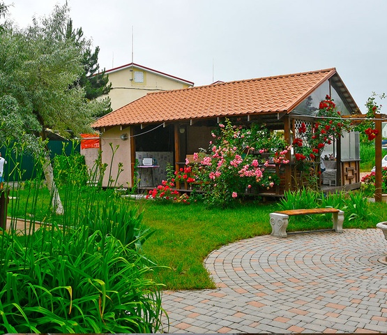 Павильон с кухней и залом