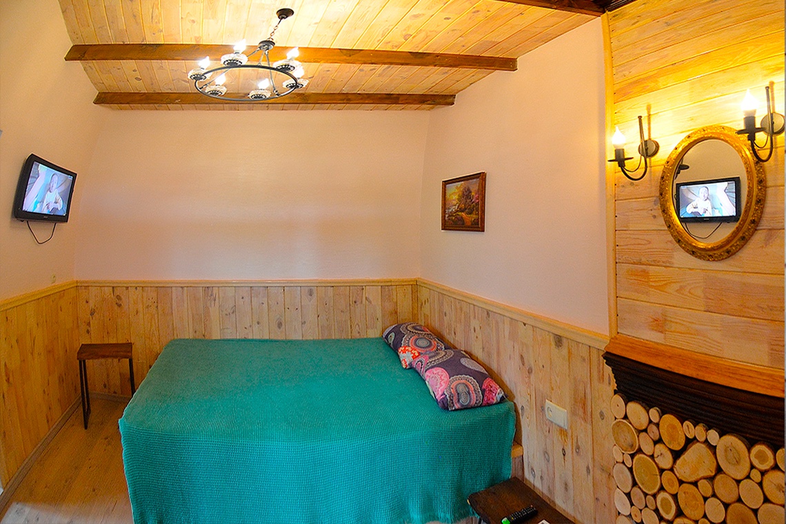 Коттедж №4. Семейный 2-комнатный 4-местный номер