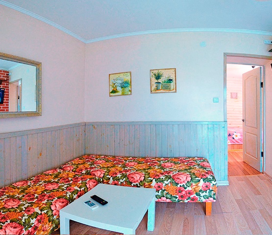 Коттедж №5. Семейный 2-комнатный 4-местный номер