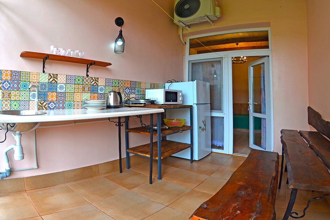 Коттедж №4. Семейный 2-комнатный 4-местный номер